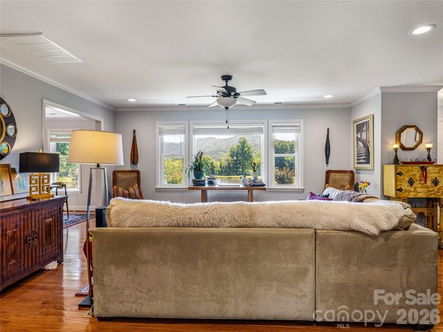 13 Ashley Road, Asheville, NC 28805