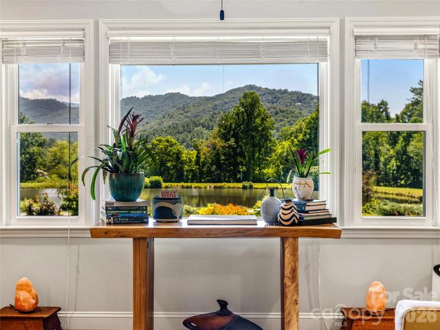 13 Ashley Road, Asheville, NC 28805