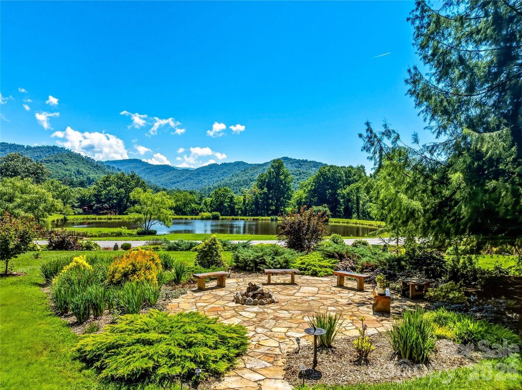 13 Ashley Road, Asheville, NC 28805