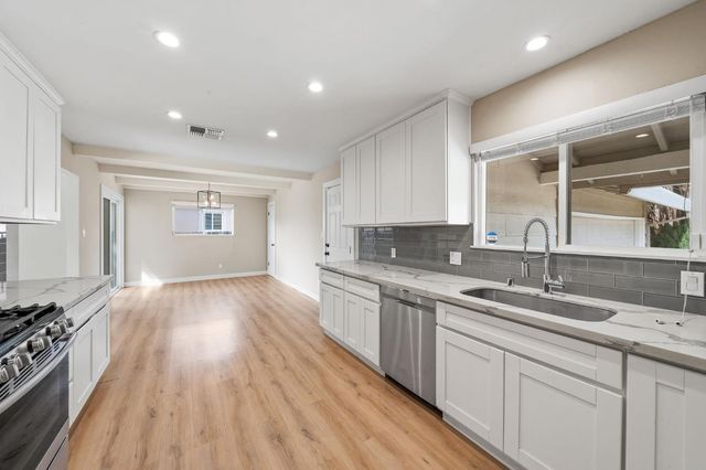 5123 Schuyler Dr, Carmichael, CA 95608