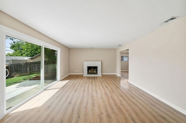 5123 Schuyler Dr, Carmichael, CA 95608