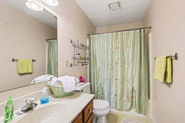 8392 Huff Road, Bellevue, MI 49021