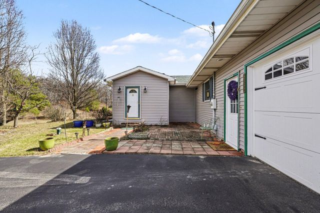 8392 Huff Road, Bellevue, MI 49021