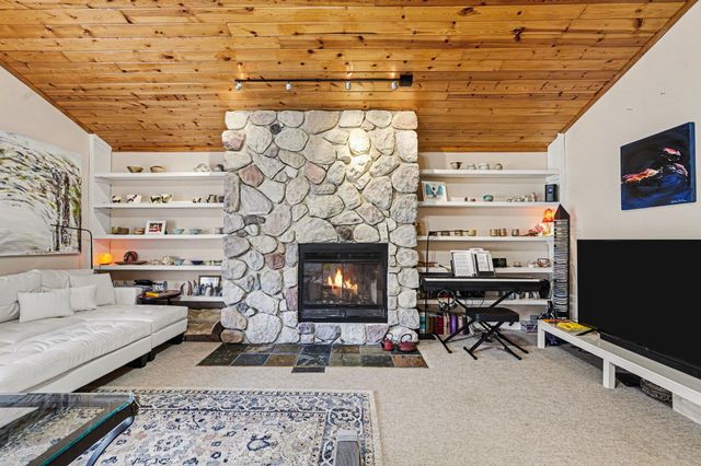 8392 Huff Road, Bellevue, MI 49021