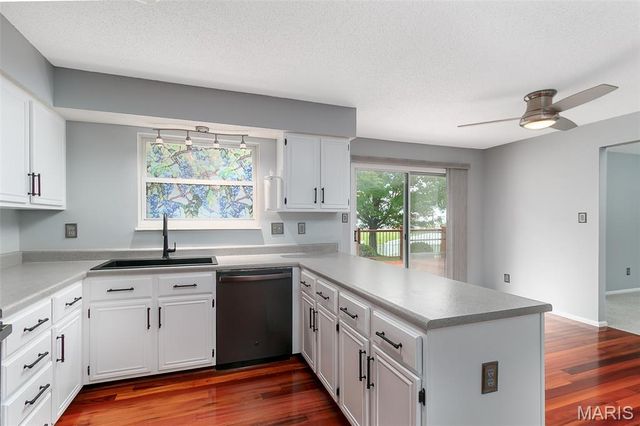 1209 Quiet Woods Drive, St Peters, MO 63376
