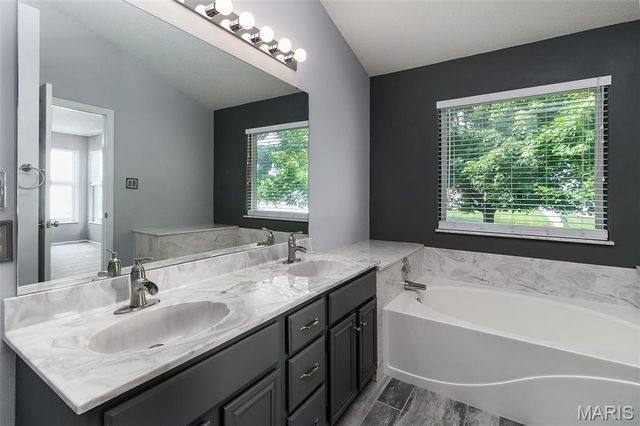 1209 Quiet Woods Drive, St Peters, MO 63376