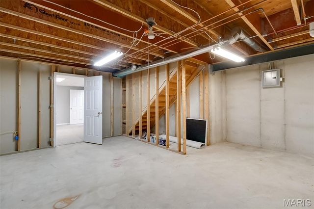 1209 Quiet Woods Drive, St Peters, MO 63376