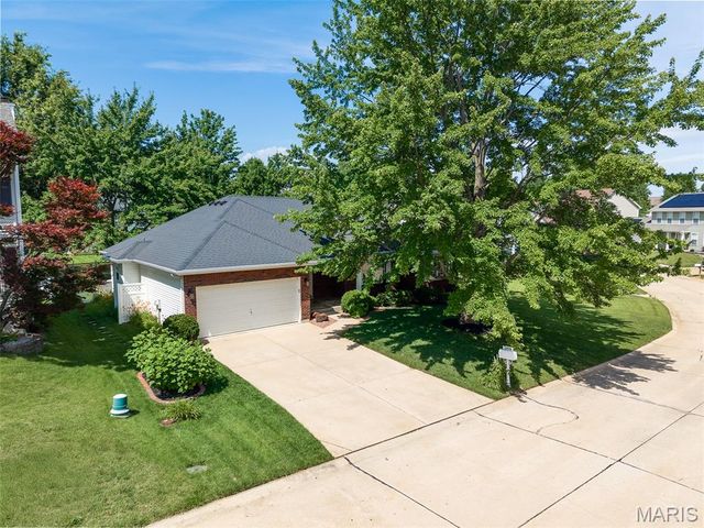 1209 Quiet Woods Drive, St Peters, MO 63376