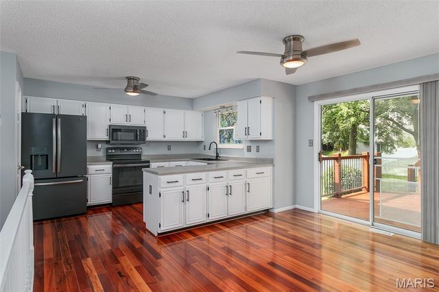 1209 Quiet Woods Drive, St Peters, MO 63376