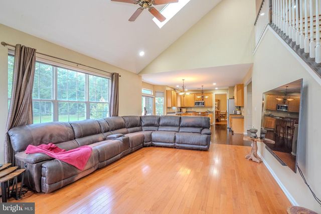 33 PIERCE RD, East Windsor, NJ 08520