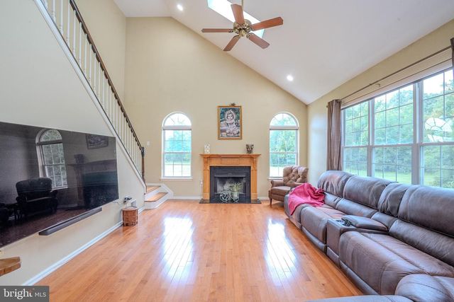 33 PIERCE RD, East Windsor, NJ 08520