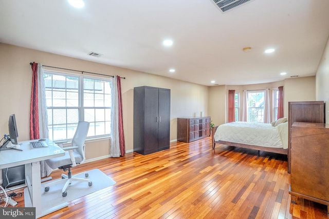 33 PIERCE RD, East Windsor, NJ 08520