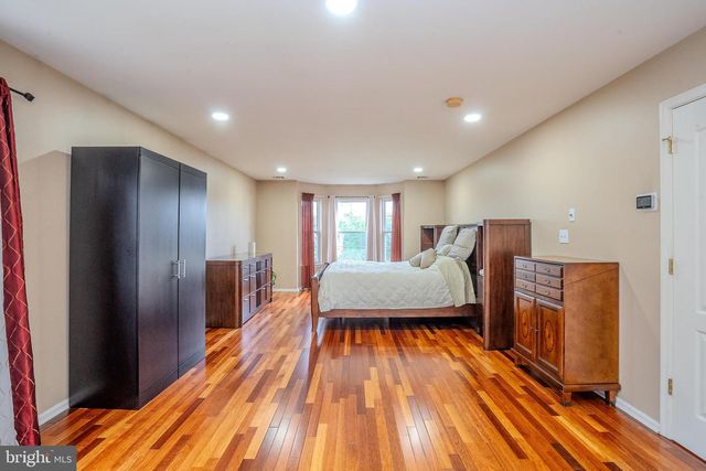33 PIERCE RD, East Windsor, NJ 08520