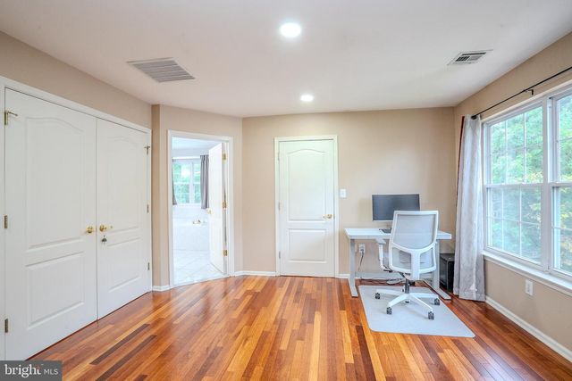 33 PIERCE RD, East Windsor, NJ 08520