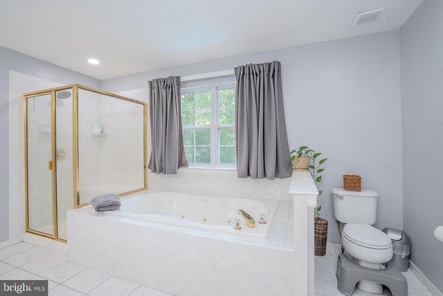 33 PIERCE RD, East Windsor, NJ 08520