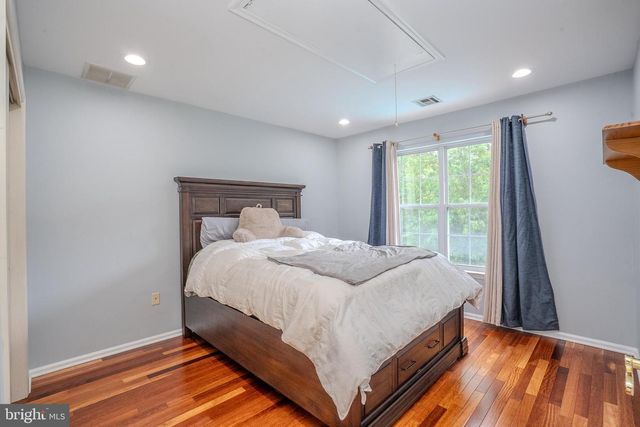 33 PIERCE RD, East Windsor, NJ 08520