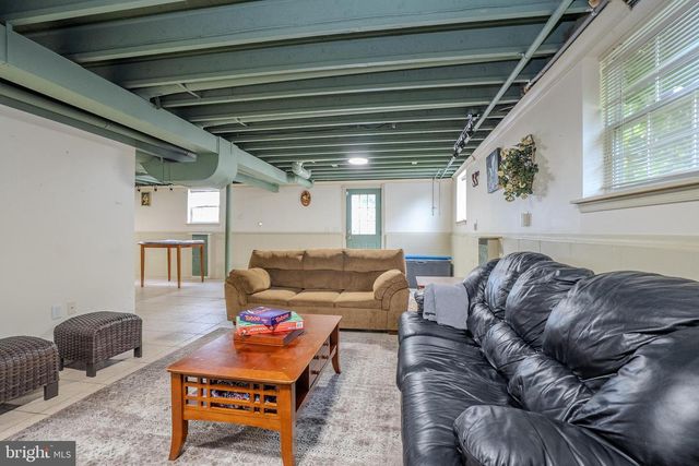 33 PIERCE RD, East Windsor, NJ 08520