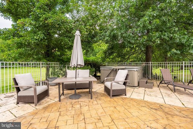 33 PIERCE RD, East Windsor, NJ 08520