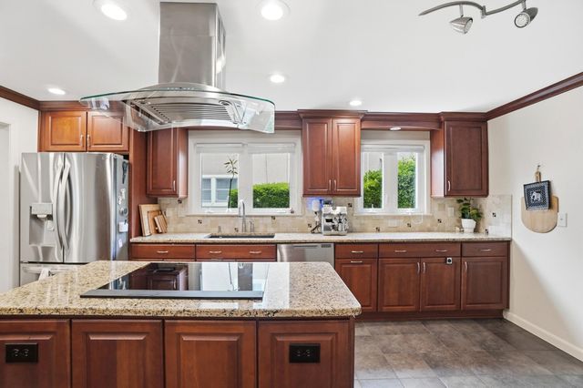 2759 Plymouth Avenue, Columbus, OH 43209