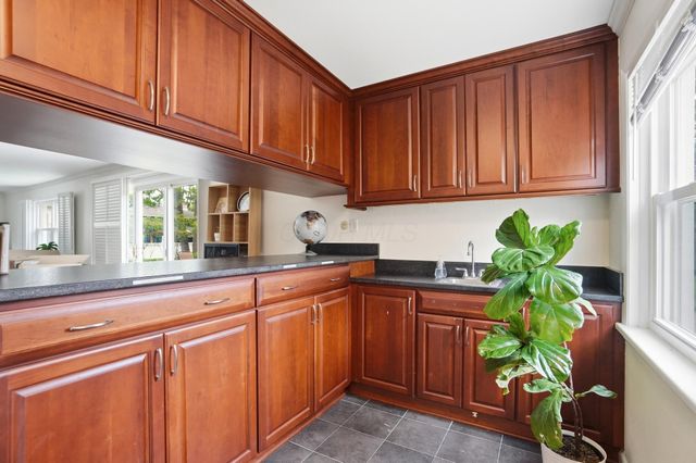 2759 Plymouth Avenue, Columbus, OH 43209