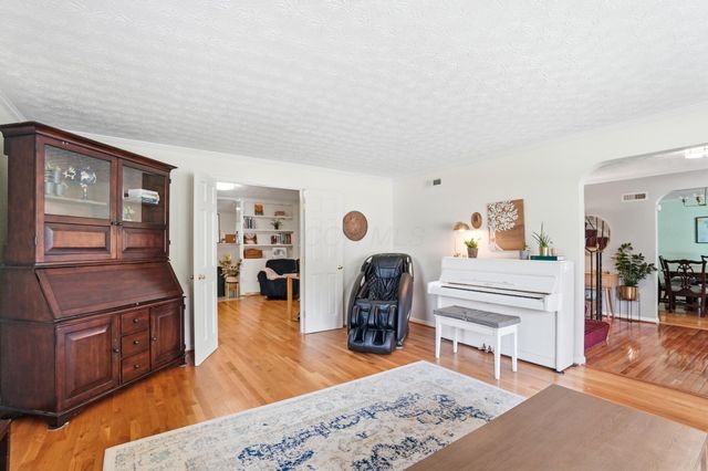 2759 Plymouth Avenue, Columbus, OH 43209