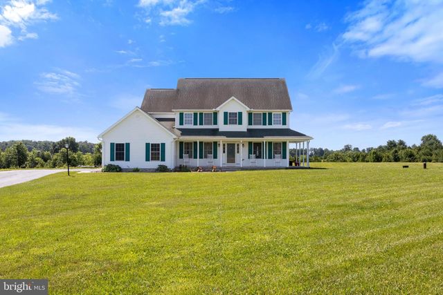 90 HUMMINGBIRD LN, Littlestown, PA 17340