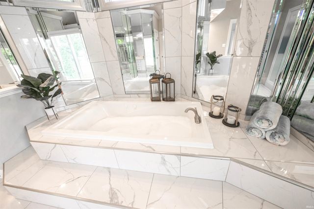 7233 Stonebridge Road, Newburgh, IN 47630