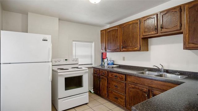 609 S Dewey Street, Eau Claire, WI 54701