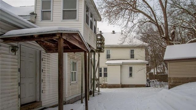 609 S Dewey Street, Eau Claire, WI 54701
