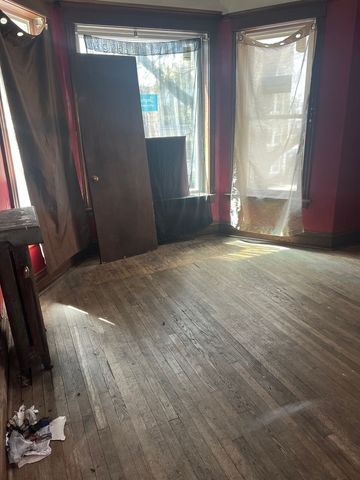 4340 W Jackson Boulevard, Chicago, IL 60624