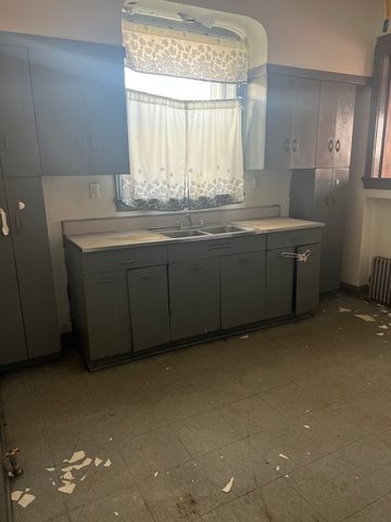 4340 W Jackson Boulevard, Chicago, IL 60624