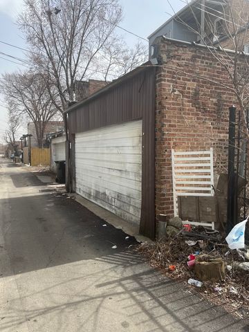 4340 W Jackson Boulevard, Chicago, IL 60624