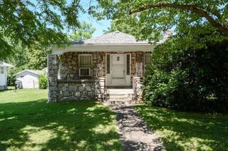 1305 South Kimbrough Avenue, Springfield, MO 65807