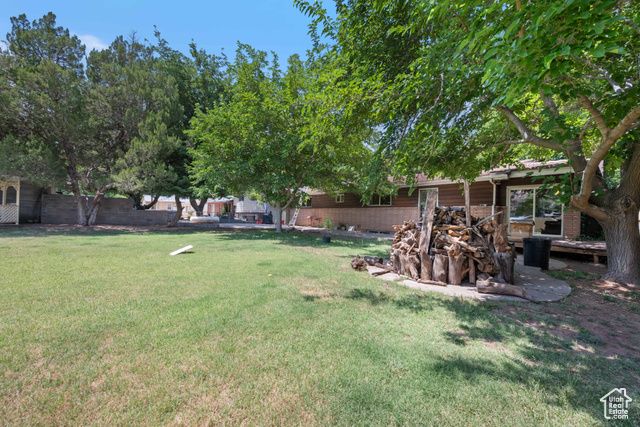 237 S 100 W, Hurricane, UT 84737