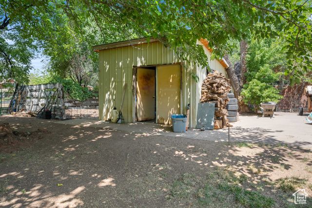 237 S 100 W, Hurricane, UT 84737