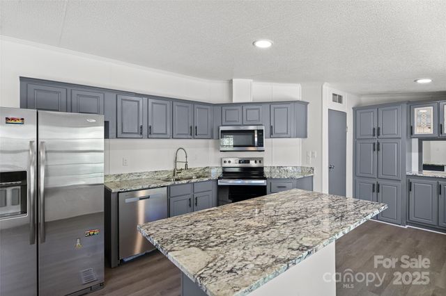 5 Concord Knoll Lane, Asheville, NC 28803