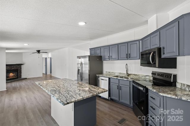 5 Concord Knoll Lane, Asheville, NC 28803