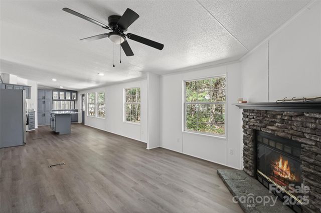 5 Concord Knoll Lane, Asheville, NC 28803