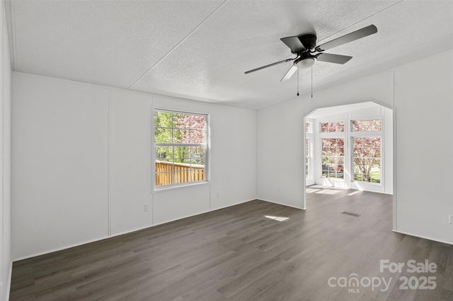 5 Concord Knoll Lane, Asheville, NC 28803