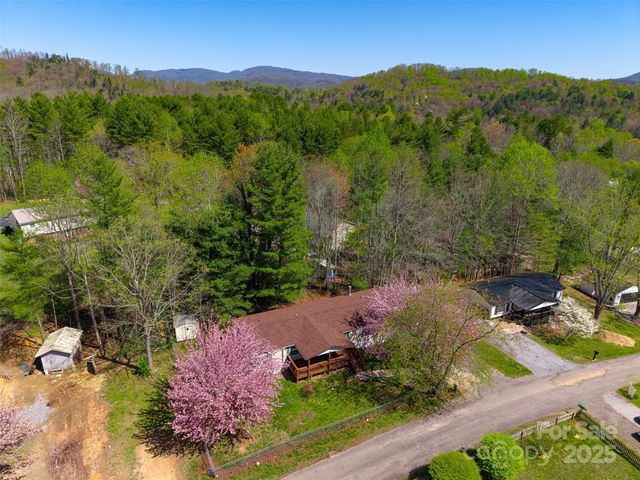 5 Concord Knoll Lane, Asheville, NC 28803