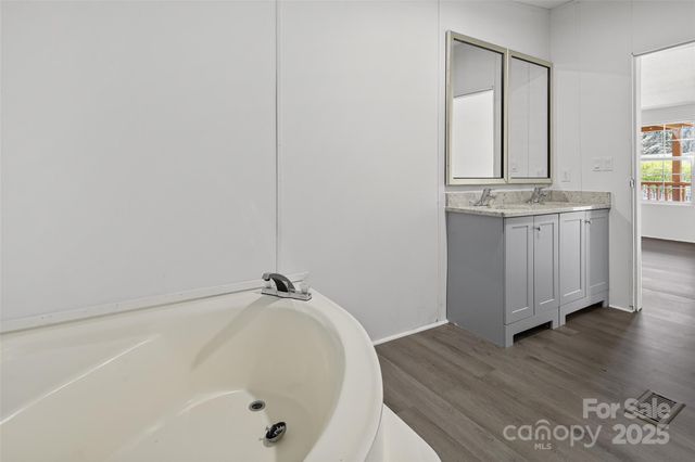 5 Concord Knoll Lane, Asheville, NC 28803