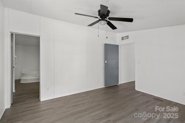 5 Concord Knoll Lane, Asheville, NC 28803