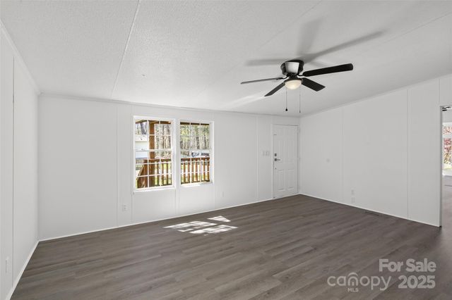 5 Concord Knoll Lane, Asheville, NC 28803