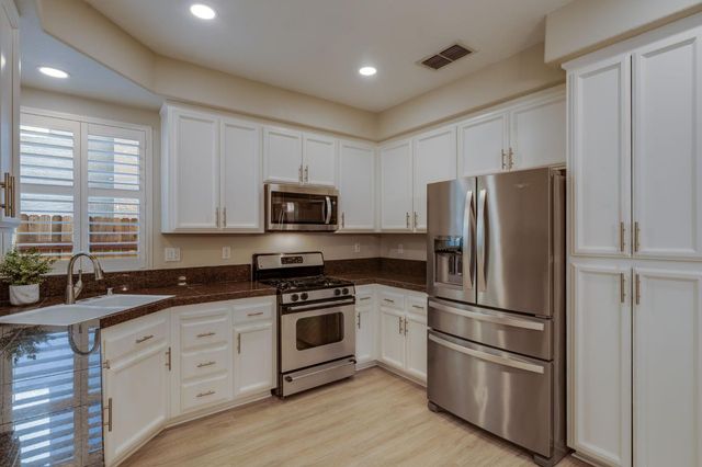 1756 Terracina Cir, Roseville, CA 95747