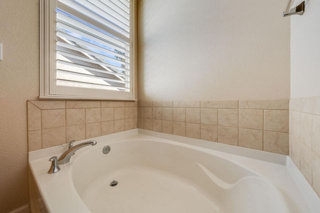 1756 Terracina Cir, Roseville, CA 95747