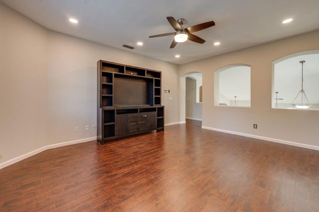 1756 Terracina Cir, Roseville, CA 95747