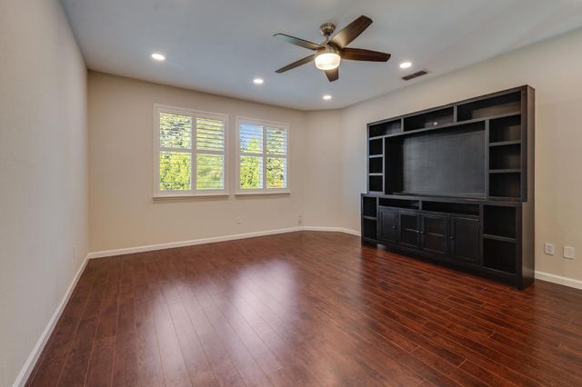 1756 Terracina Cir, Roseville, CA 95747