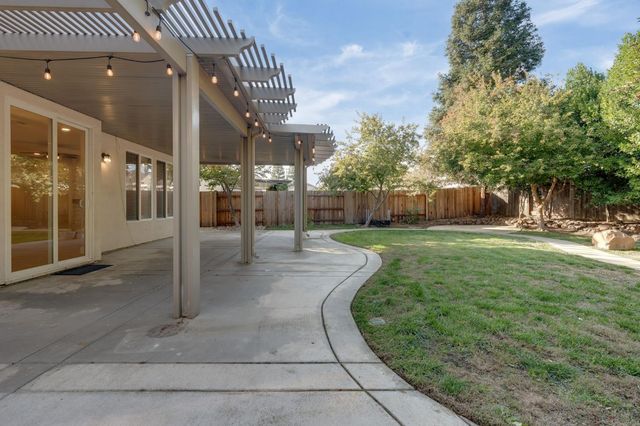 1756 Terracina Cir, Roseville, CA 95747