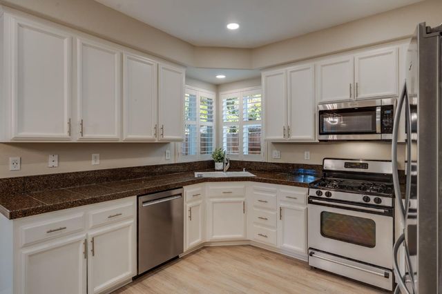 1756 Terracina Cir, Roseville, CA 95747