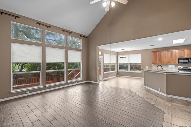 1519 Lookout Pt, San Antonio, TX 78260